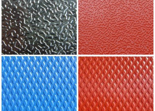 Foglio di alluminio in rilievo nero rosso utilizzato nella decorazione esterna degli edifici
