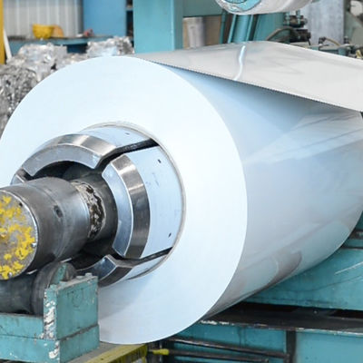 AA3xxx Foglio di alluminio verniciato per pannelli di frigorifero e furgone Materiale leggero e resistente per un migliore rendimento del carburante