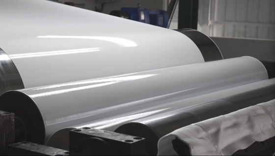 In lega 3105 foglio di alluminio laccato PVDF 0,96 mm di spessore x 48 '"bobina di alluminio pre-pittura di roofing commerciale in metallo