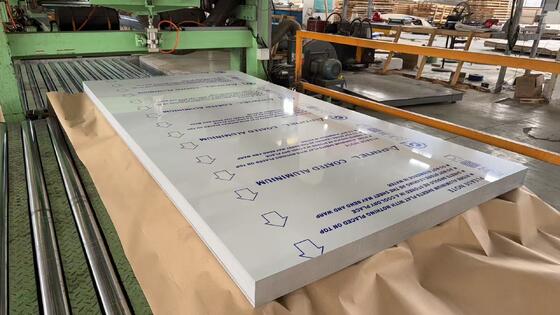 Foglio di alluminio preverniciato con finitura superficiale macchia di spessore 0,03 pollici per pannello decorativo interno