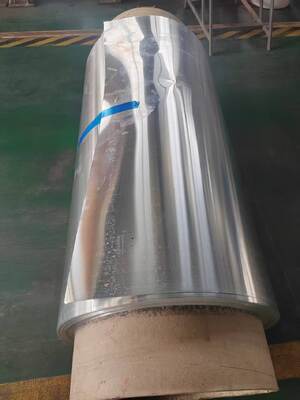 0.10 mm Spessore 45 mm Larghezza bobina di foglio di alluminio preverniciata per nastro di ventilazione a cresta rotabile