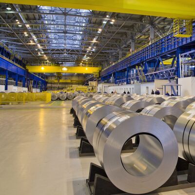 Foglio di alluminio in lega di alluminio 3003 per coperture industriali | Spessore 0,7–1,5 mm | Larghezza 900–1500 mm | Rivestimento in PE (poliestere).